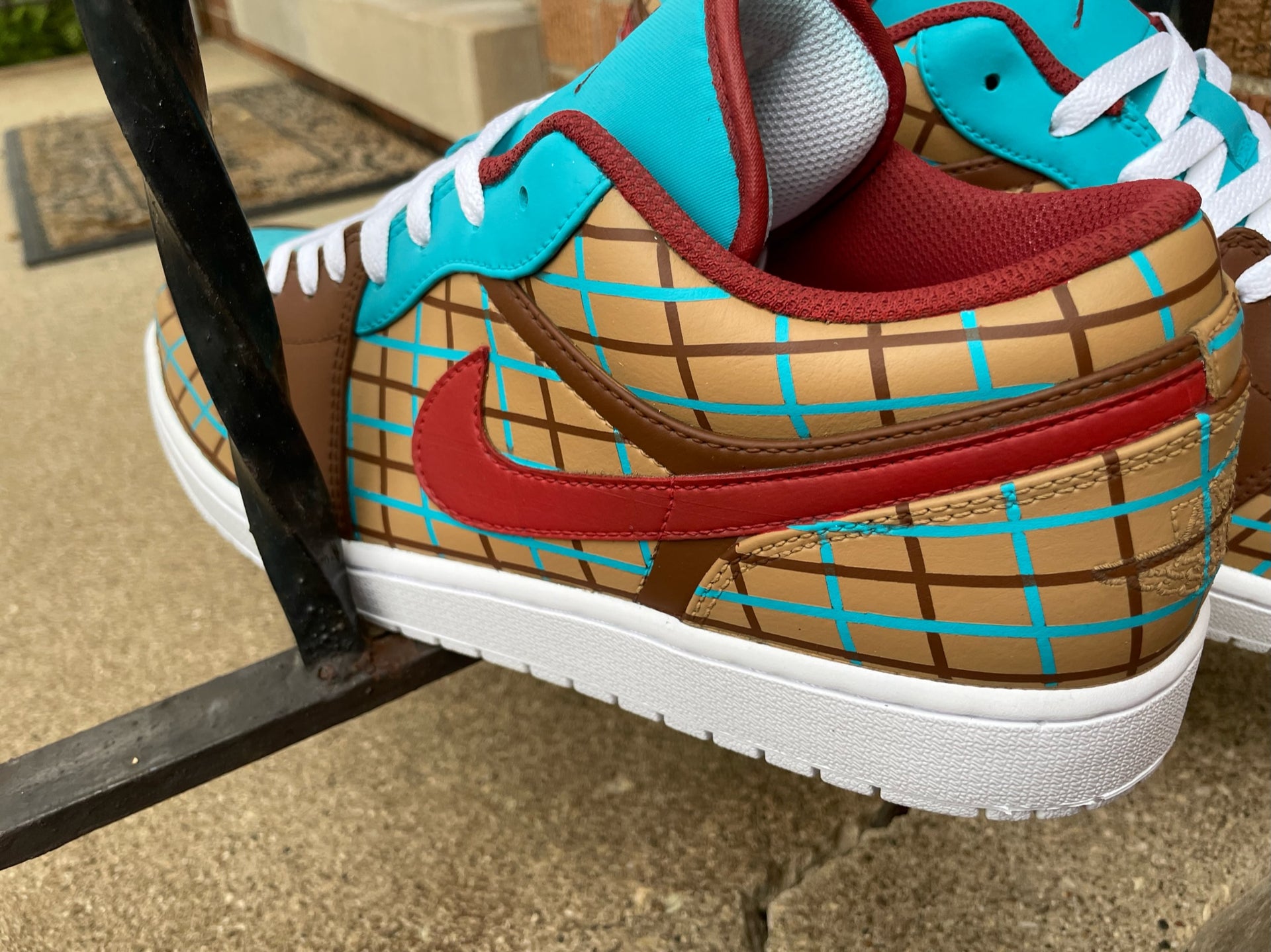 Custom jordan 1 “Turquoise and Brown Grid”